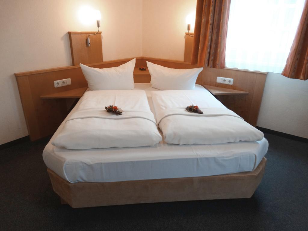 Hotel Sonne - Haus 2 Идщайн Екстериор снимка